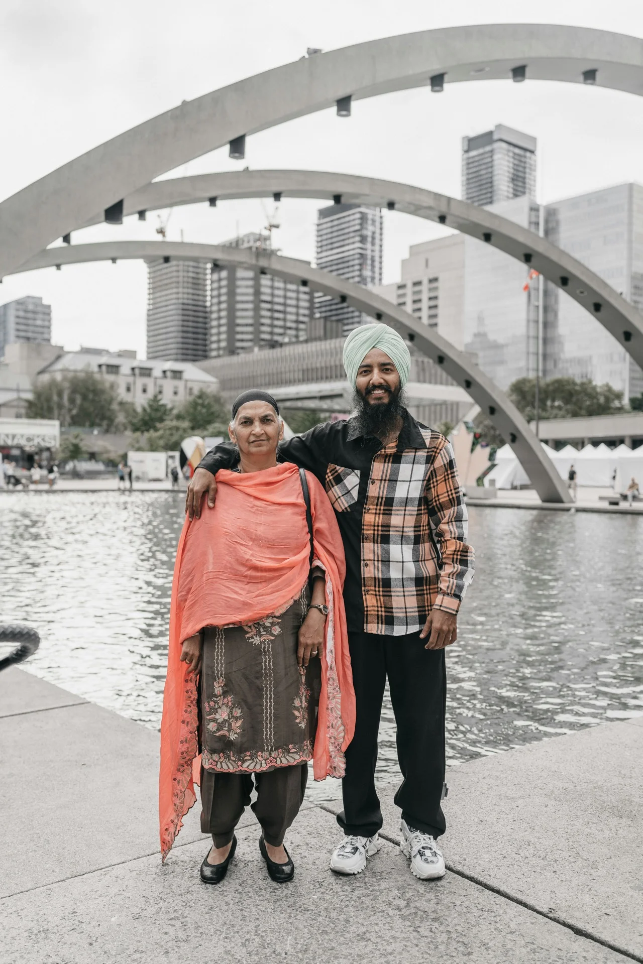 24/7 care and safety monitoring for elderly parents with professional support